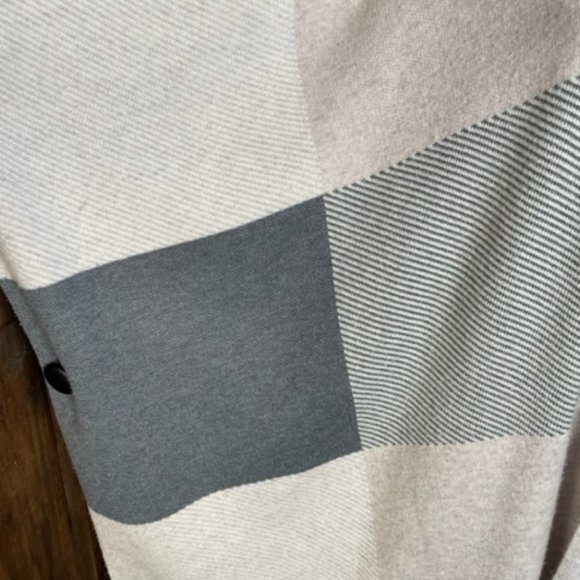 Sioni Knit Wrap - Size Small/Medium - Picture 4 of 10